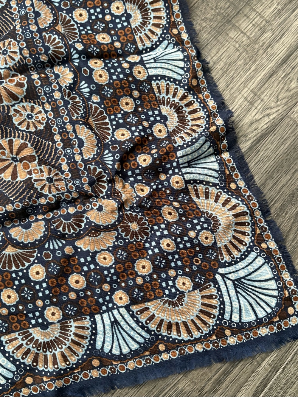 🧡 2/$15 🧡 Patterned Scarf - Picture 2 of 5